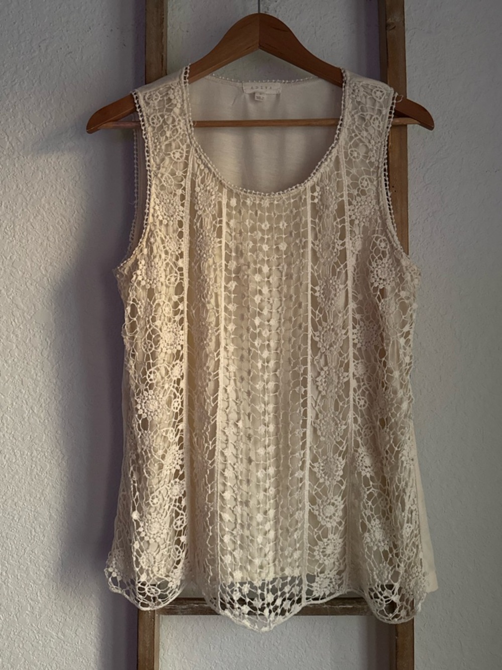 Adiva Ivory Crochet Double Lined Tank Sz: Large